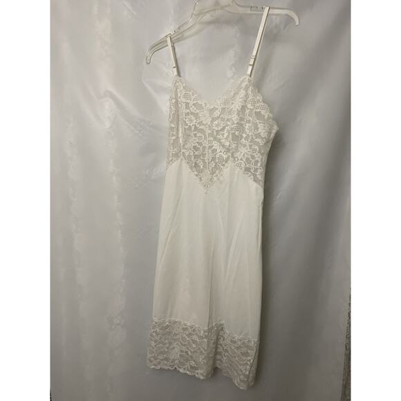 Vtg. Vanity Fair Full Slip Nylon Lace Ladies Lingerie 34 White Tan Made in USA - Picture 4 of 9